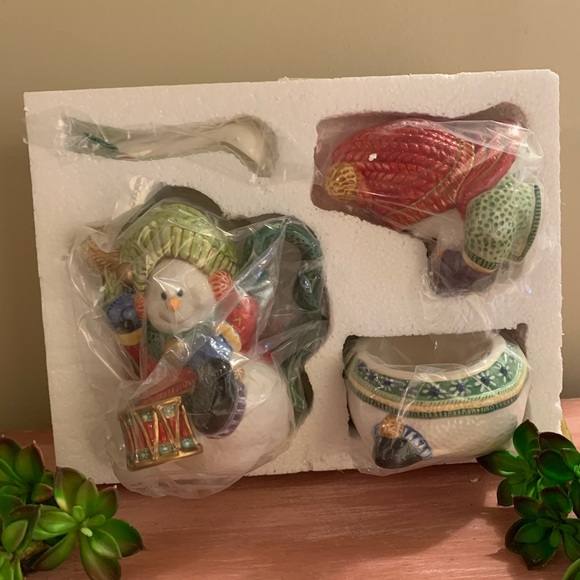 Fitz and Floyd Classics Snowman Jamboree Sugar & Creamer with Spoon! - Picture 2 of 10